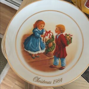 Avon Christmas 1984 Decorative Plate